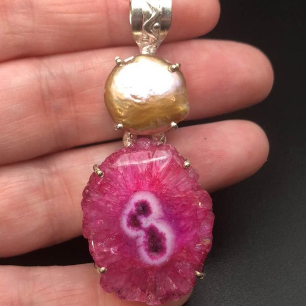 Natural Pink Solar Quartz and Pearl 925 hand crafted pendant 2 inches - Picture 3 of 4